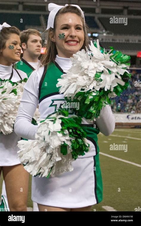 26 December 2009 The Marshall Thundering Herd Cheerleaders On The Sidelines During The Little
