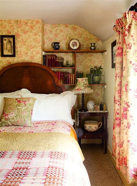 14 Vintage Bedroom Ideas For Your Country Style Boudoir Cottage