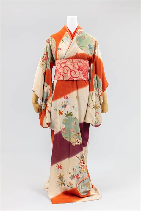 Exhibition On The 1500 Year History Of Traditional Japanese Womens
