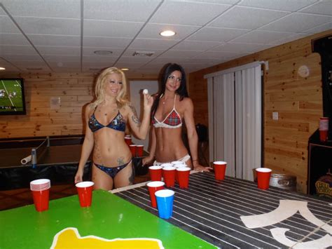 Girls Let Their Boobs Hang Out During Beer Pong Pics Izispicy Com
