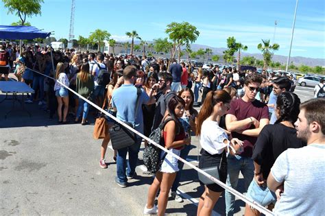 Multitud De Estudiantes Participan En Las Jornadas De Bienvenida De La