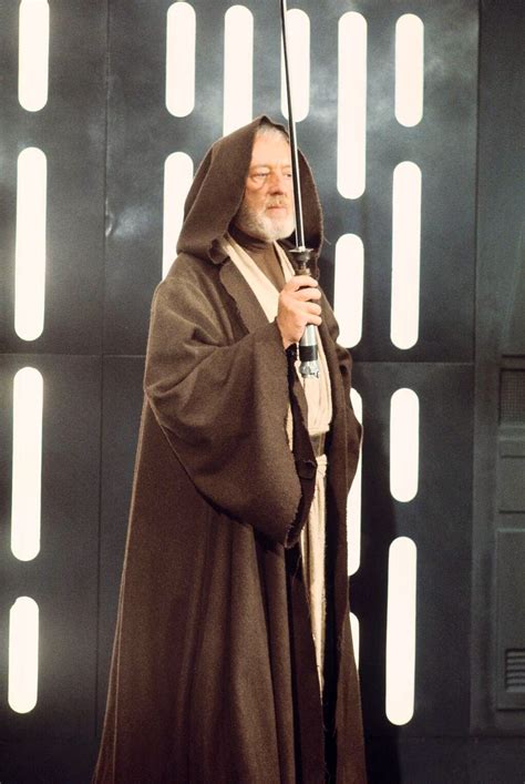 Obi-Wan Kenobi on set..:) | Star wars pictures, Star wars episode iv