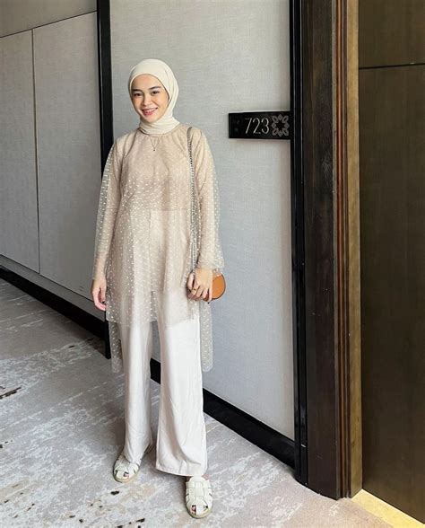 9 Outfit Hijab Ala Yure Zalina Cocok Untuk Ke Wisuda Teman