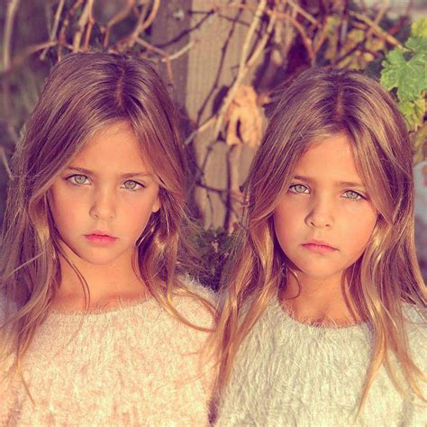 Due gemelle di 7 anni sono considerate le bambine più belle del mondo