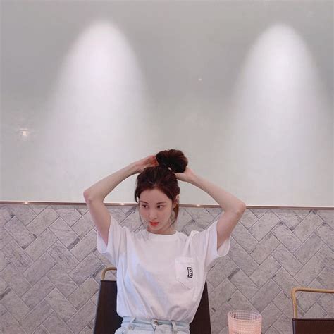 Seohyun Seo Ju Hyun On Instagram “👅” Cantores Seohyun Atriz