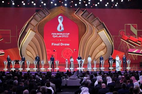 Katar 2022 Wm Auslosung Politisch Brisant Und Spiel Der Weltfußballer