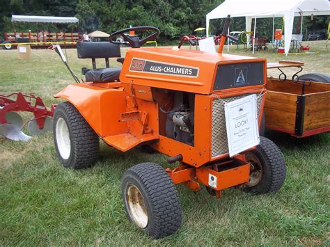 Late 1970s Allis Chalmers Lawn Tractor Small Tractors Old Tractors
