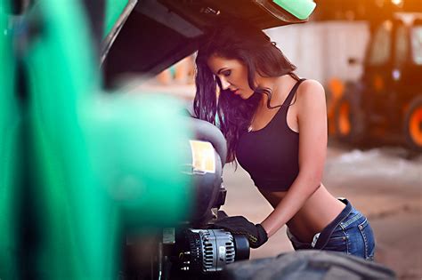 Pictures Brunette Girl Engine Female Sleeveless Shirt