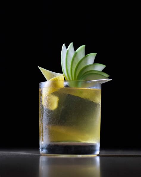 8 Cocktails To Make You Fall In Love With Fall Moody Mixologist