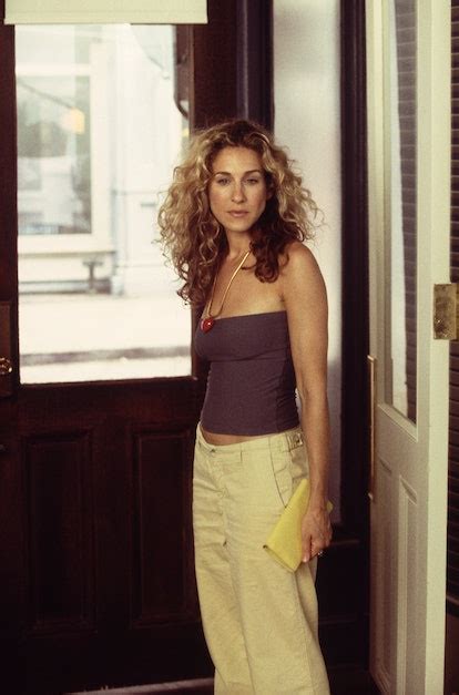 25 carrie bradshaw outfits to recreate right now