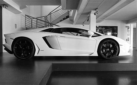 White Cars Lamborghini Lamborghini Aventador Side View Wallpapers