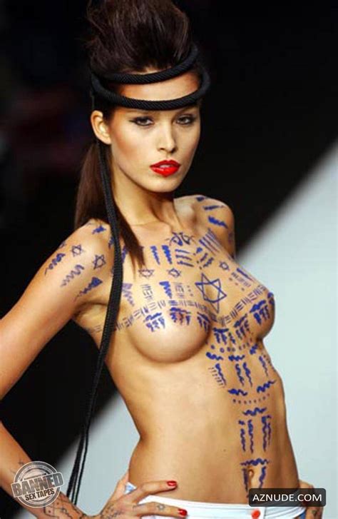 Petra Nemcova Topless Took Part In A Fashion Show With Bold Body Art