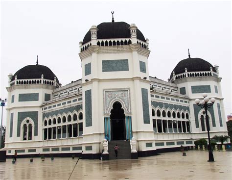 Medan Masjid Raya Al Mashun The Great Mosque Of Medan Sumatra