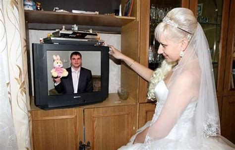 awkward russian wedding photos that are so bad they re good funny wedding pictures wedding