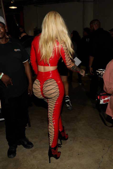 Iggy Azaleas Cheeky Outfit And More Star Snaps Page Six
