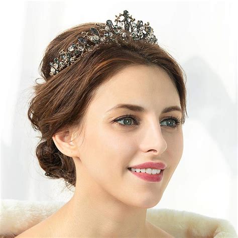 30 Beautiful Wedding Tiaras You Can Get From Amazon Today