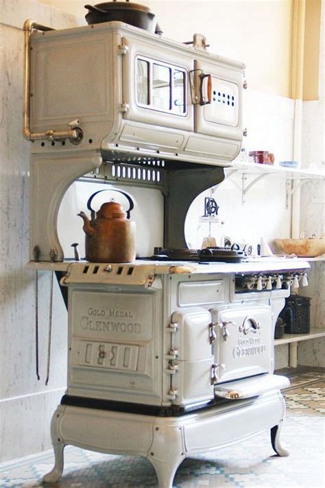 Vintage Style Kitchen Appliance Product And Design 11 Vintage Stoves Antique Kitchen Retro
