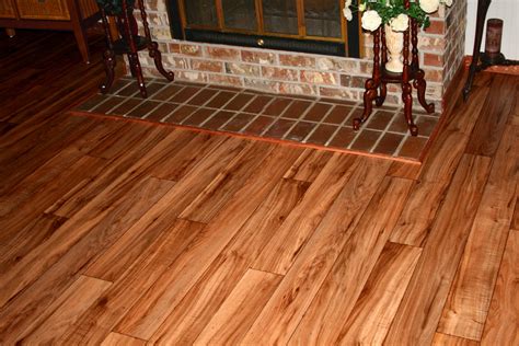 Linoleum Flooring That Looks Like Wood Planks For The Home Inside Floor