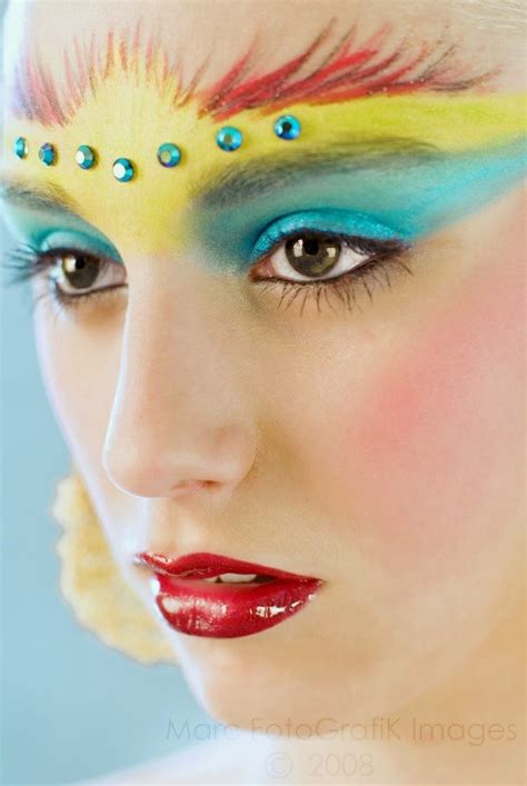 Carnaval Make Up 20 Ideias Bird Makeup Fantasy Makeup Circus Makeup