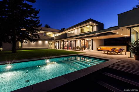Experience a vacation in australia enjoying luxury tours. Modern Day Bauhaus Home is a Contemporary Masterpiece