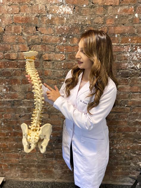 Our Chiropractor's Guide to Fixing Scoliosis - What to Know