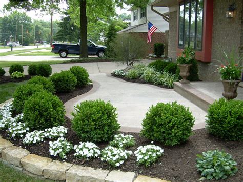 See more ideas about front walkway, walkway landscaping, front walkway landscaping. Simple and Stylish Entry | Front yard garden, Front yard ...