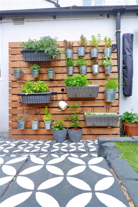 21 Inspiring Outdoor Wall Decor Ideas With Good Vibes For 2023