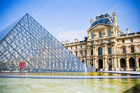 Louvre Stock Editorial Photo © Nikascorpionka 6585074