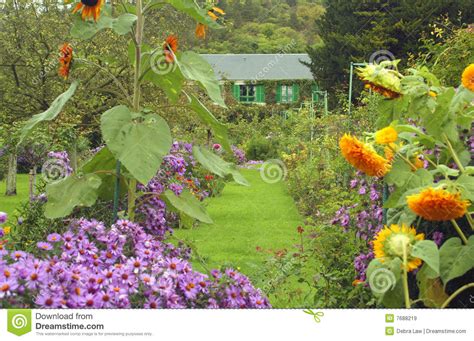 Giverny, monets haus und garten (monet's house and garden). Claude Monet's Home In Giverny, France Royalty Free Stock ...