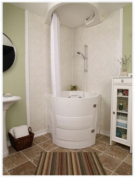 Give your mundane bathing routine an innovative touch with the stylish bathtubs fit for people with special healthcare needs. Pictures of Bathroom with Walk-In Tubs Showers