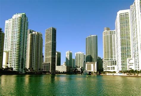 10 Things To Do In Downtown Miami A Self Guided Tour Downtown Miami