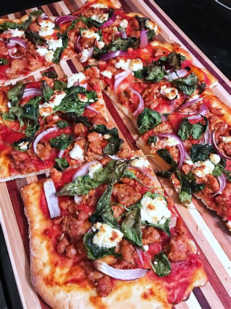 I was craving pizza and made my own: each slice is under 300 calories