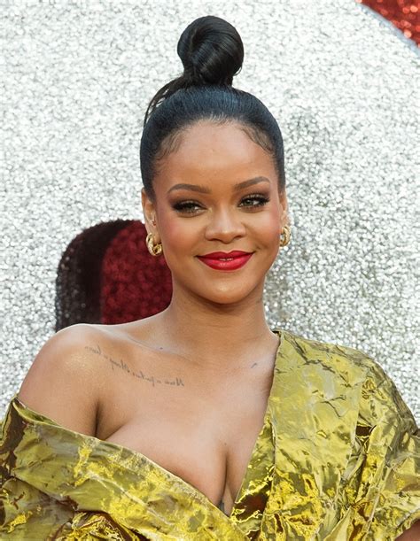 Ook toepasbaar op alle andere interviews van, met en over kaag. Rihanna gossip, latest news, photos, and video.