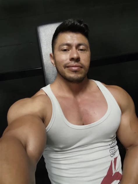 Muscle Guy On Twitter Hot Built Muscle Hunk Juan Gudiel