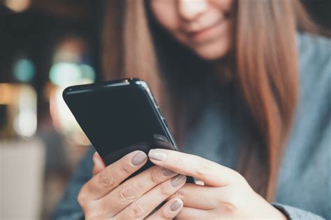 Stop Employees From Using Cell Phones At Work Connected Women Of Influence