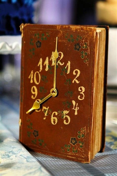 Some types of christmas decor have been popular for decades and even centuries. DIY Wall Clock Ideas for Decoration - Hative