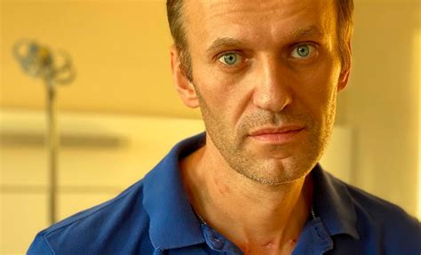 В бабушкинском суде на апелляционном заседании политик выступает по видеосвязи из сизо. «Меня отравили. Я умираю». Навальный дал первое интервью ...