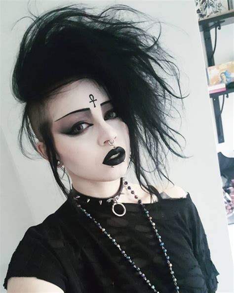 Pin By Tim Buktu On Goths Goth Hair Gothic Hairstyles Goth Beauty