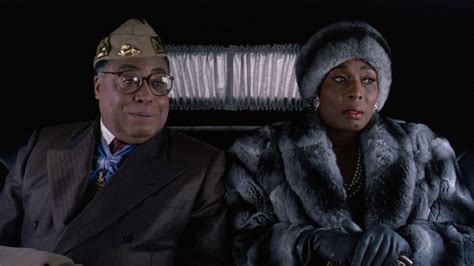An african prince goes to queens, new york city to find a wife whom he can respect for her intelligence and will. Download Coming to America 1988 1080p Bluray x265 10Bit ...