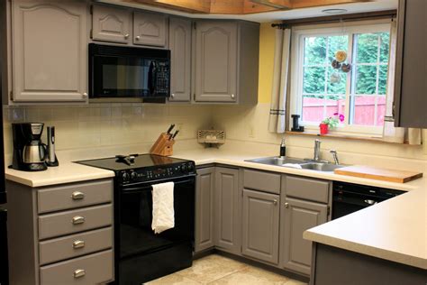 Get trade quality grey kitchen cabinets & units priced low. Astonishing Grey Kitchen Cabinets: The Futuristic Color ...