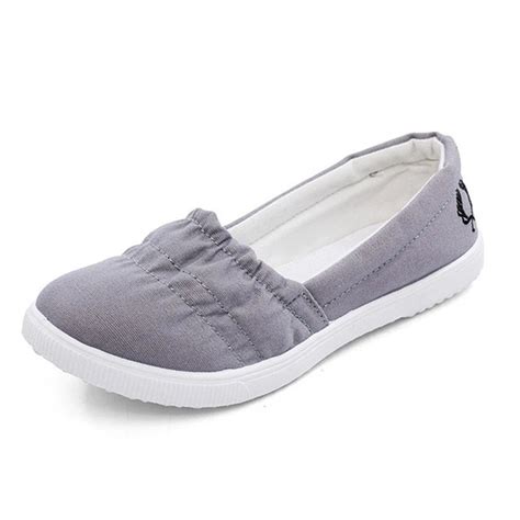 2017 Women Loafers Soft Breathable Slip On Flats Shoes Woman Solid Casual Ladies Canvas Shoes
