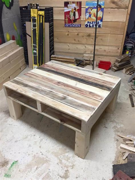 This is a pallet table with a very simple and straightforward design. Pallet Coffee Table From Reclaimed Wood | 99 Pallets