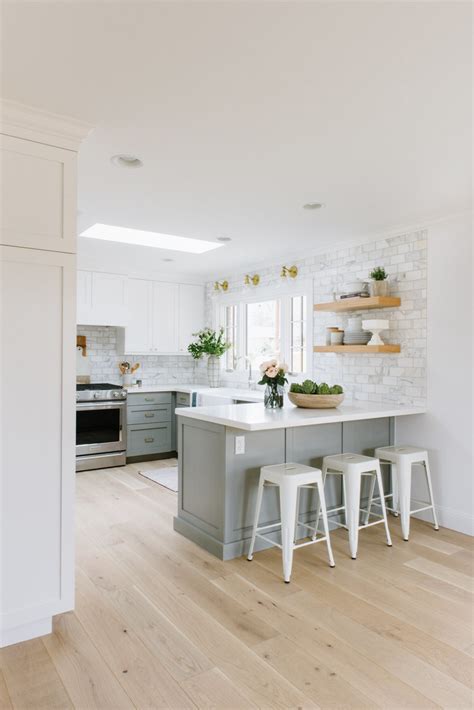 Access to natural light and well lit. 10 Small Kitchen Layout Design Ideas - Talkdecor