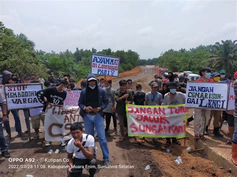 Masyarakat Gunung Megang Gelar Aksi Demo Tuntut Tutup Aktivitas