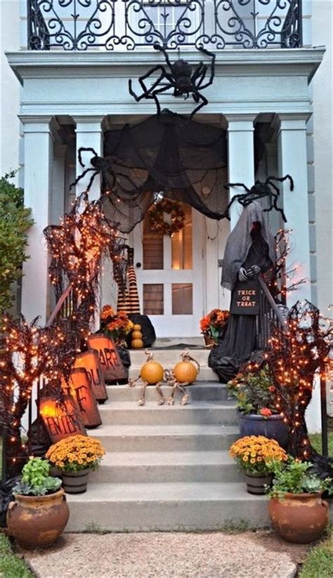 35 Adorable Scary Halloween Porch Ideas To Try Today In 2020