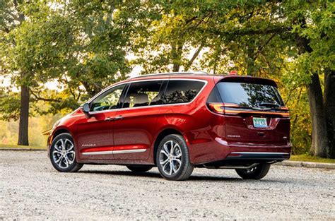2021 Chrysler Pacifica Minivan Adds To Its Awards List