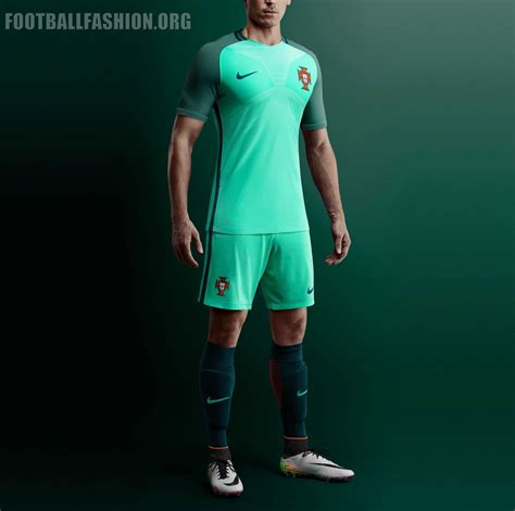 Shop a legendary selection of portugal football kits, featuring home and away jerseys for youth, women and men. Portugal EURO 2016 Nike Home and Away Kits | FOOTBALL ...
