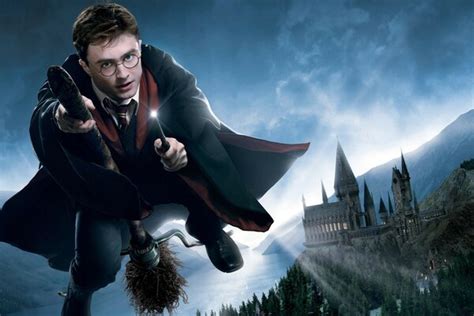 Harry Potter Leci Na Miotle Tapety Na Pulpit