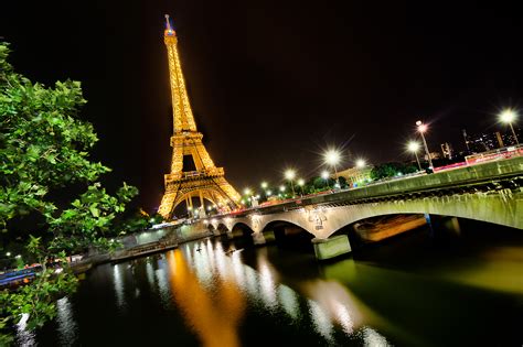 Eiffel Tower Full Hd Wallpaper And Background Image 2000x1333 Id367893