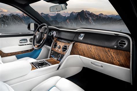 Delve further into stories of inspiring greatness. Rolls Royce Cullinan Interior - Interior Design and Wallpaper